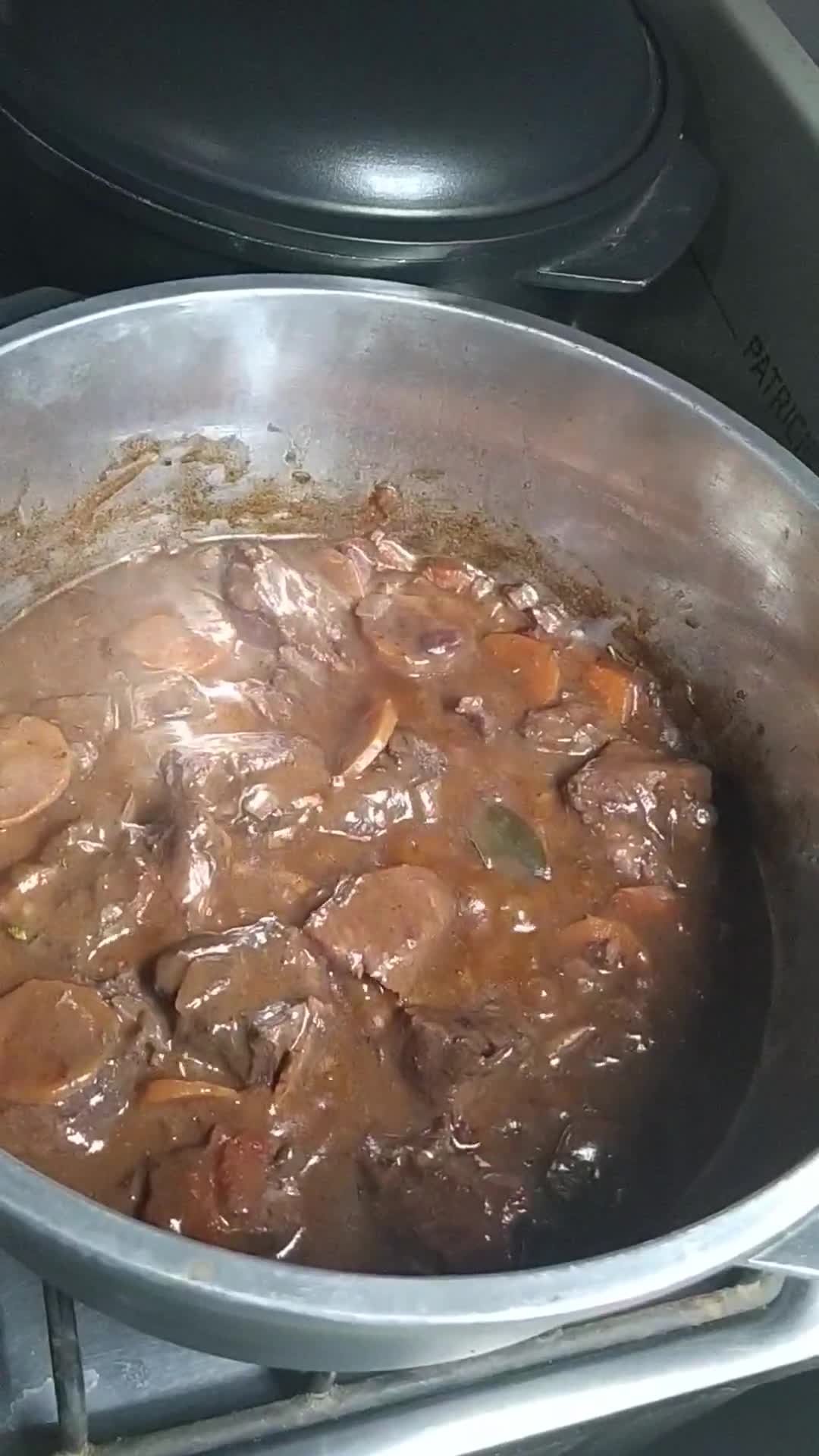 Foto del paso 7 de la receta: Boeuf Bourguignon o Roast Beef Al Vino En Olla Essen