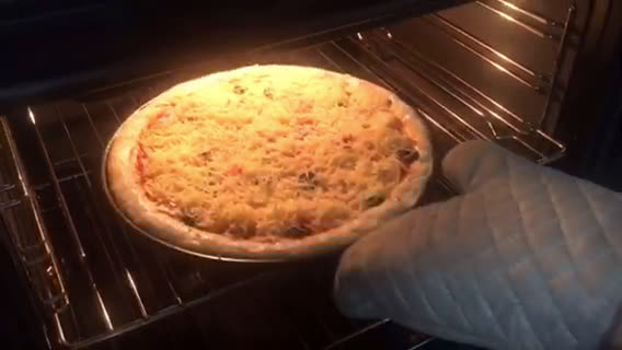 รูปขั้นตอนการทำที่ 6 ของ Homemade Pizza