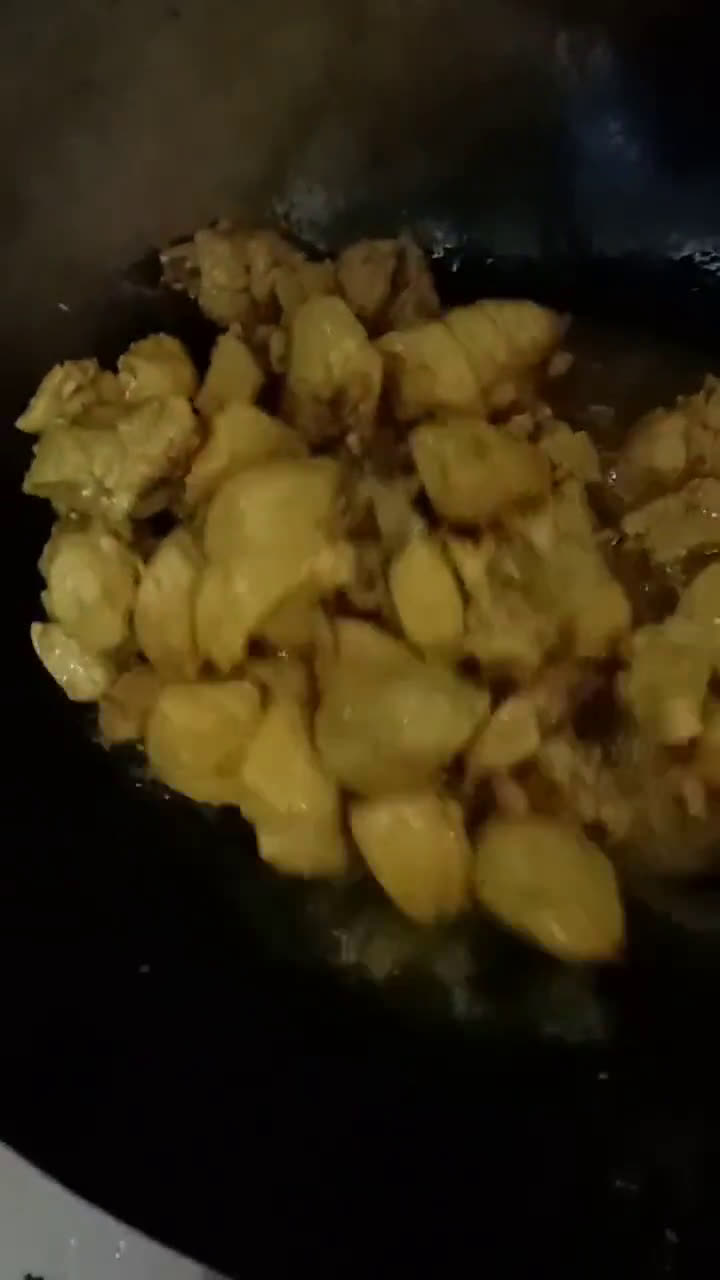 Gambar langkah 1 resipi Ayam goreng kunyit.