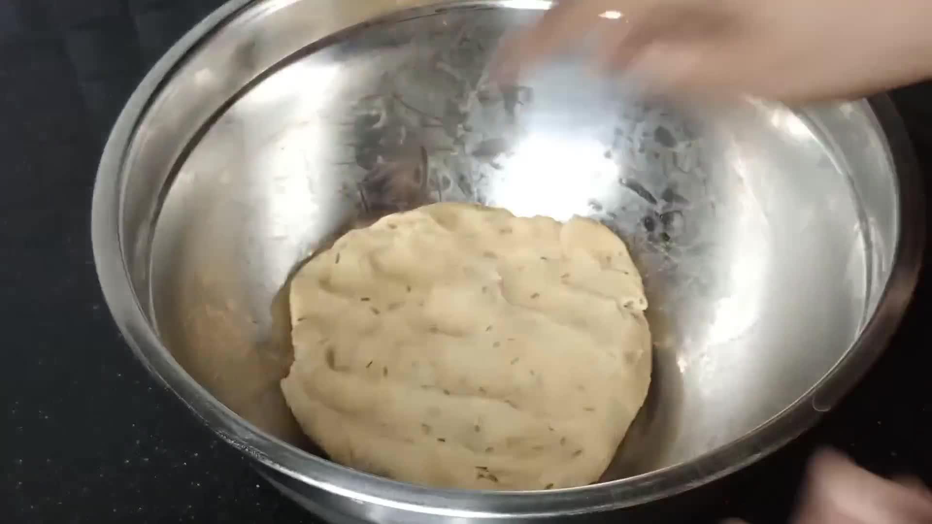 A picture of step 4 of Aloo Ke samosay.