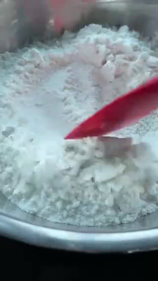 Gambar langkah 4 resipi Kuih Putu Perak.