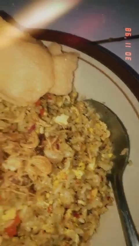 Foto langkah ke 6 dari resep Nasi Goreng Sederhana ala Anak Kos.