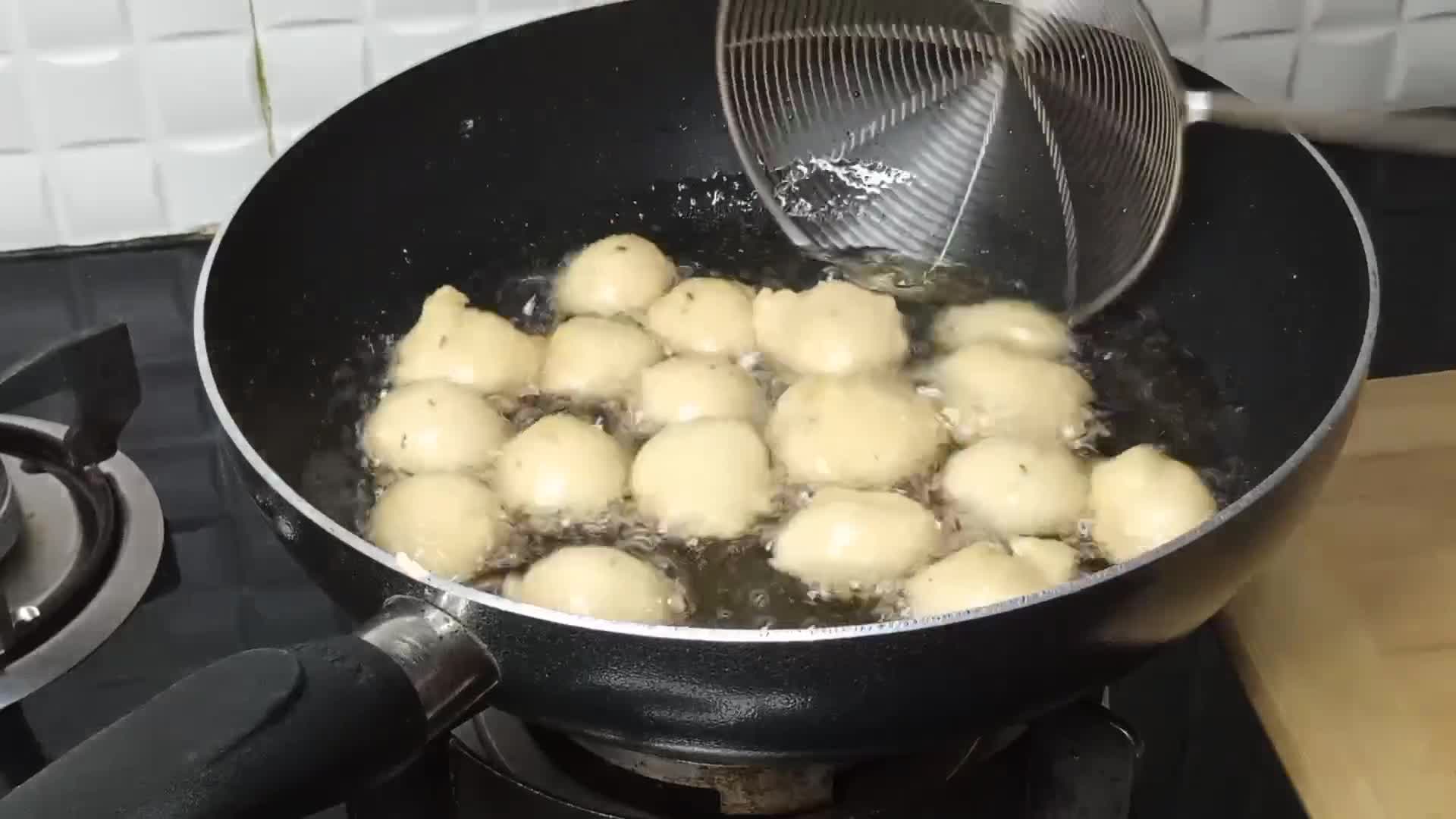 A picture of step 5 of Super soft dahi bhalla (iftar special).