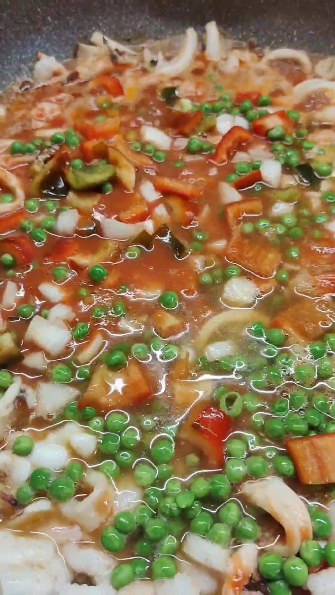 Foto del passaggio 7 della ricetta Paella di pesce