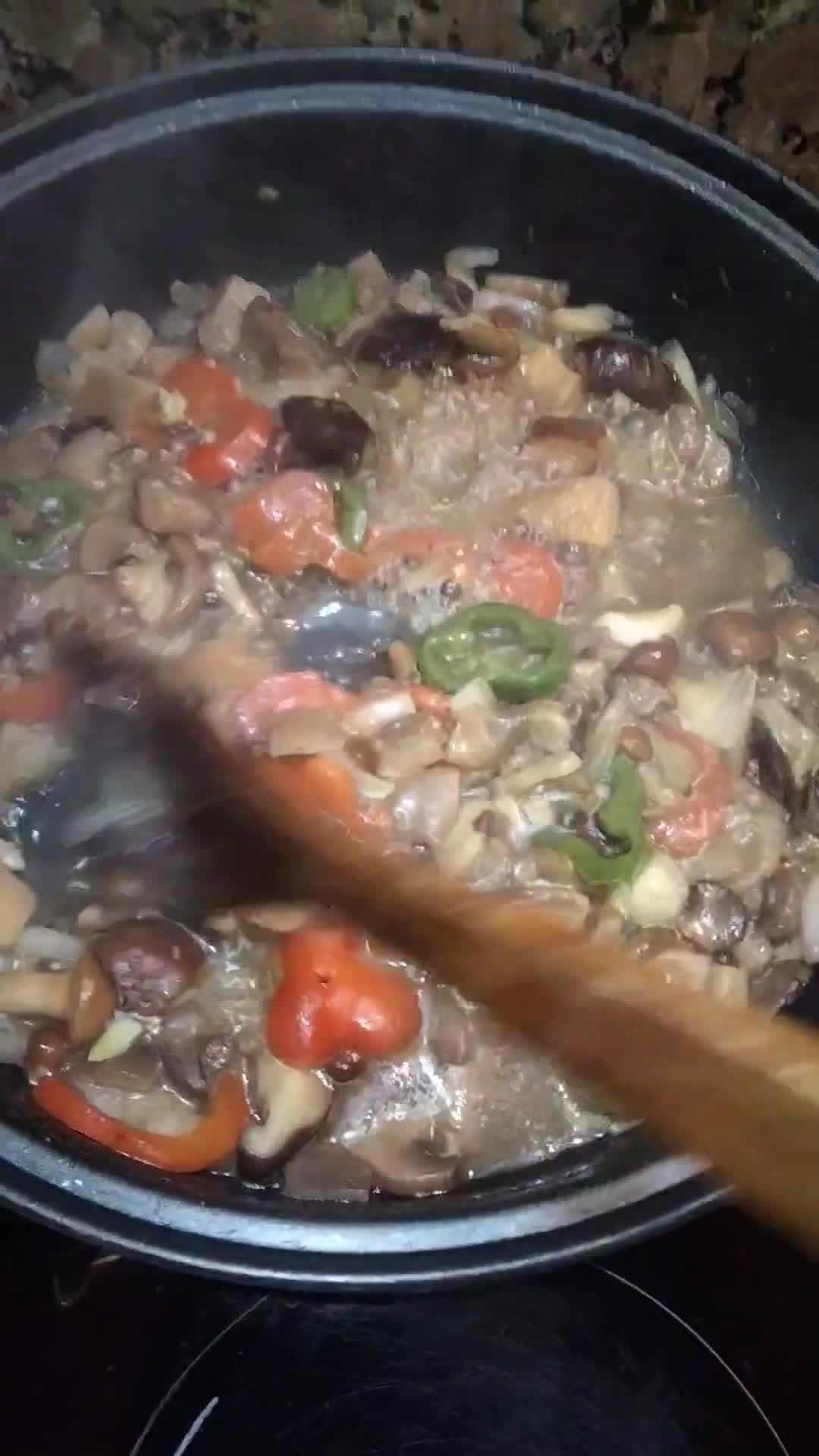 Foto del paso 3 de la receta: Contramuslos de pollo con setas y verduras