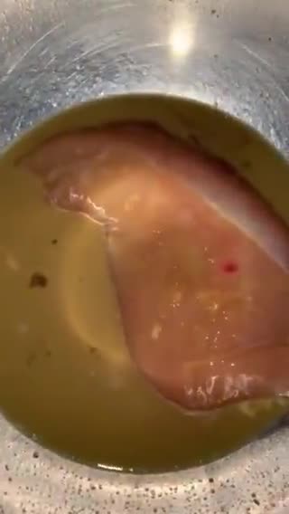 Une image de l'étape 1 de Poulet pané.