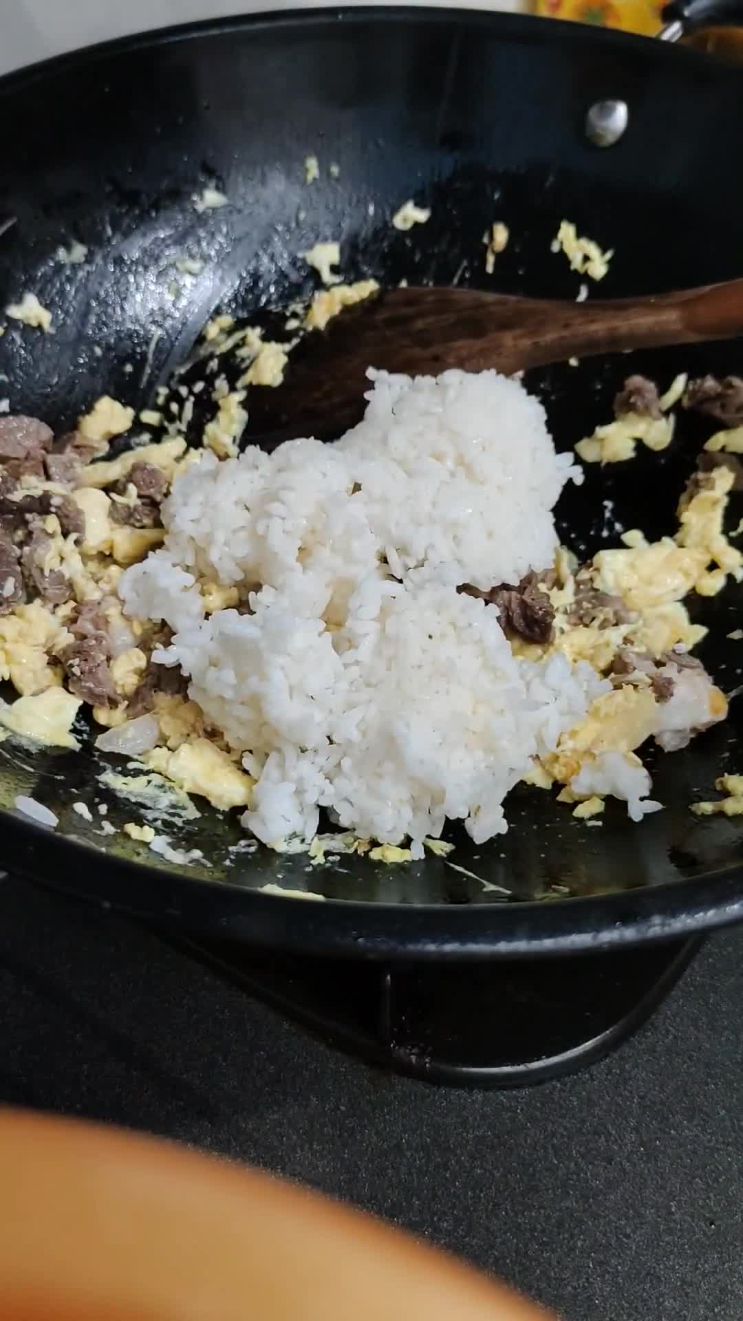 Foto langkah ke 3 dari resep Nasi Goreng Sapi Nanas.
