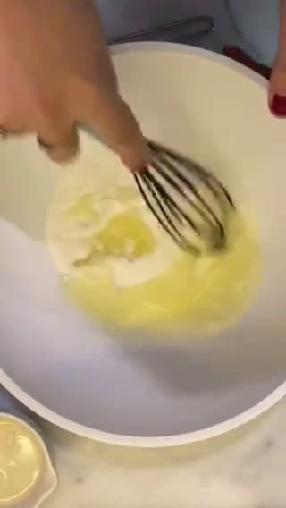Foto del paso 1 de la receta: Hot cakes de harina de arroz sin gluten y sin azúcar