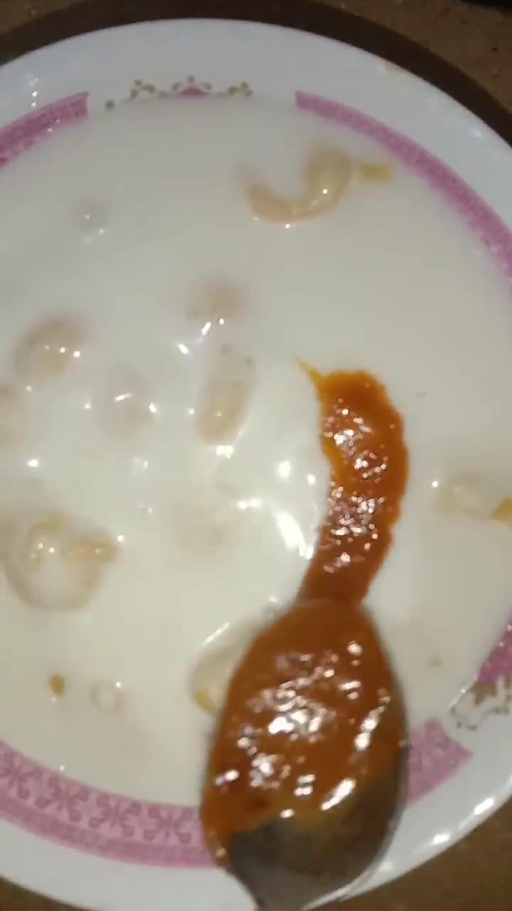 A picture of step 3 of Meethay dahi baray.