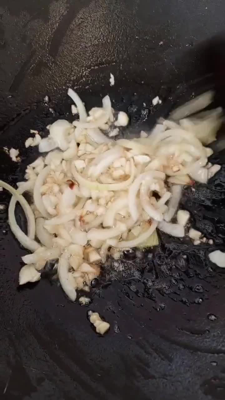Foto langkah ke 2 dari resep Tumis Sawi Jamur Kancing.