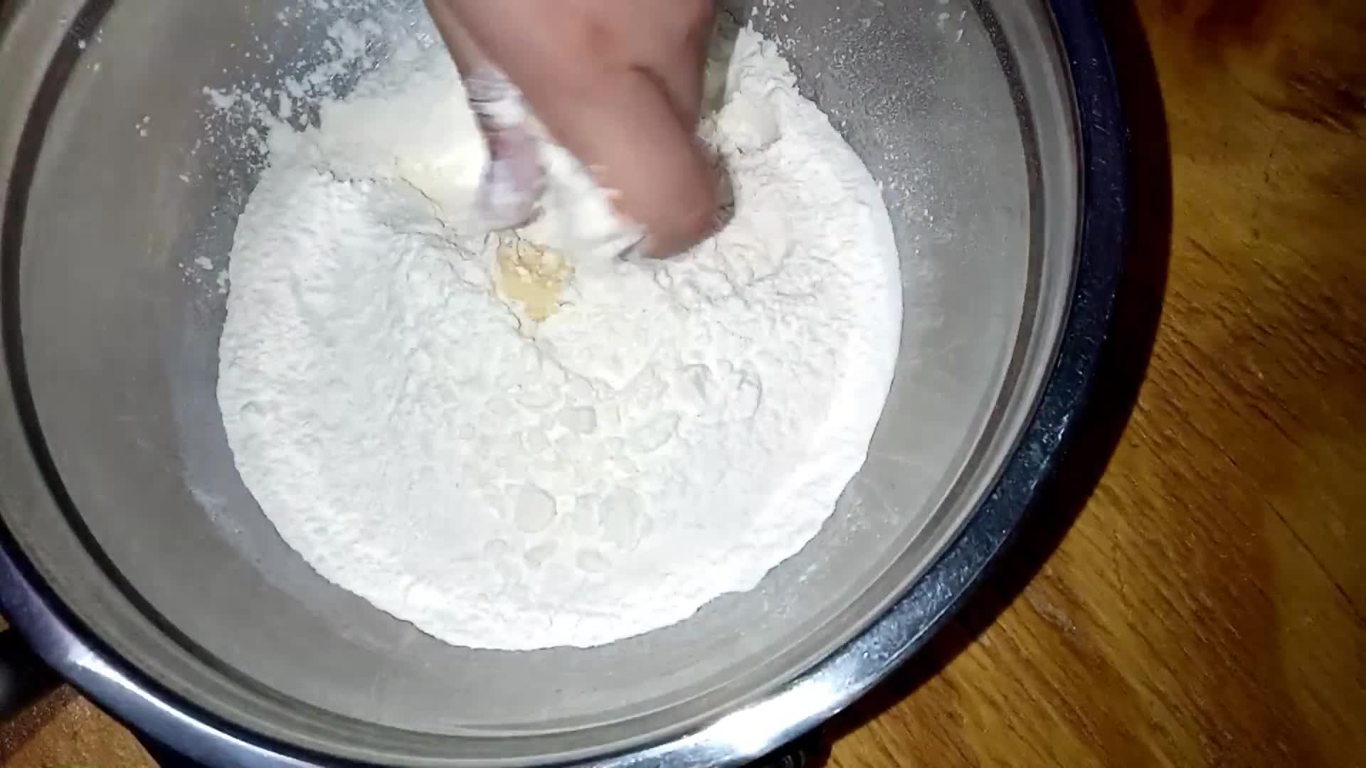 Foto del paso 2 de la receta: Bizcochitos de grasa hojaldrados