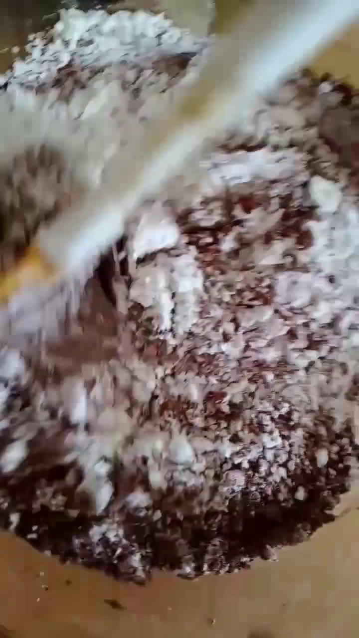 Gambar langkah 3 resipi Oreo Cheese Banana Muffin.