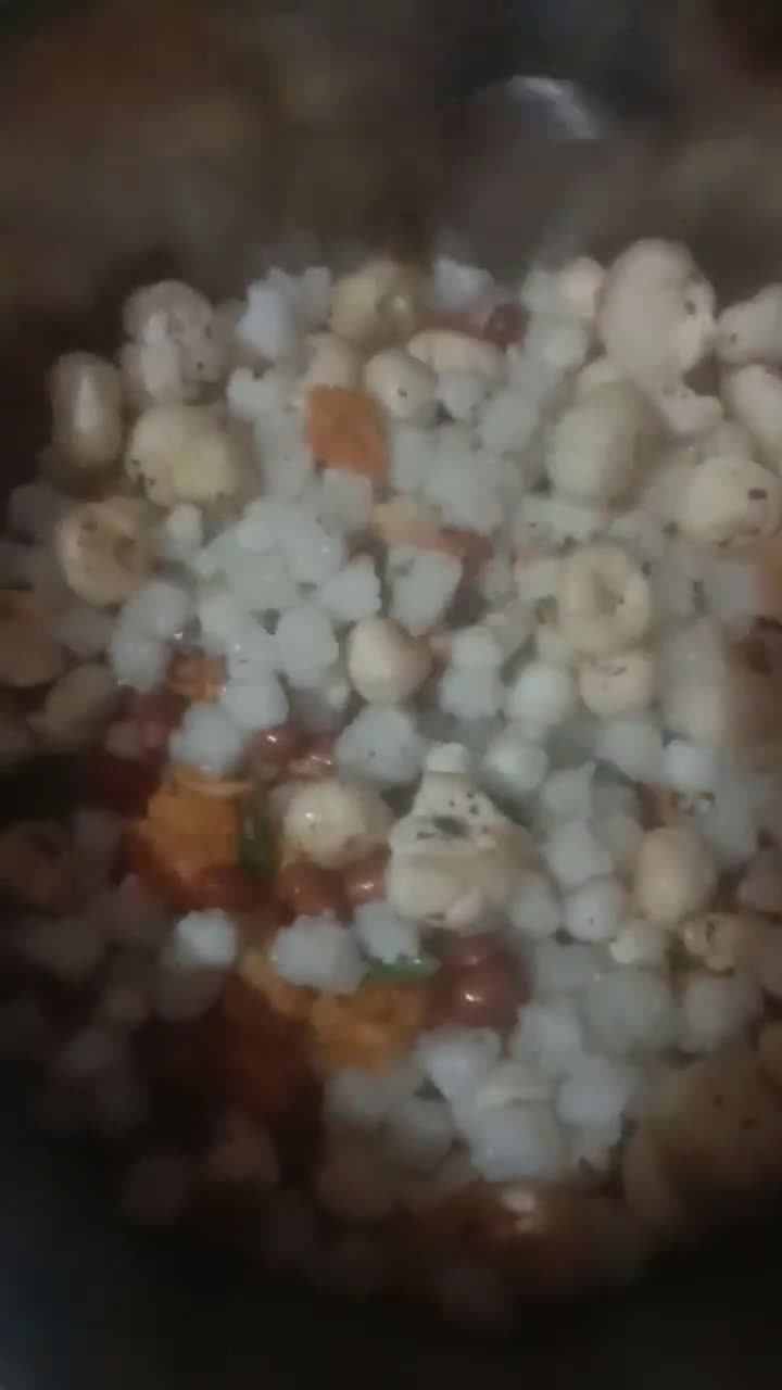 साबूदाना मखाना नमकीन (Sabudana makhana namkeen recipe in hindi) रेसिपी चरण 6 फोटो