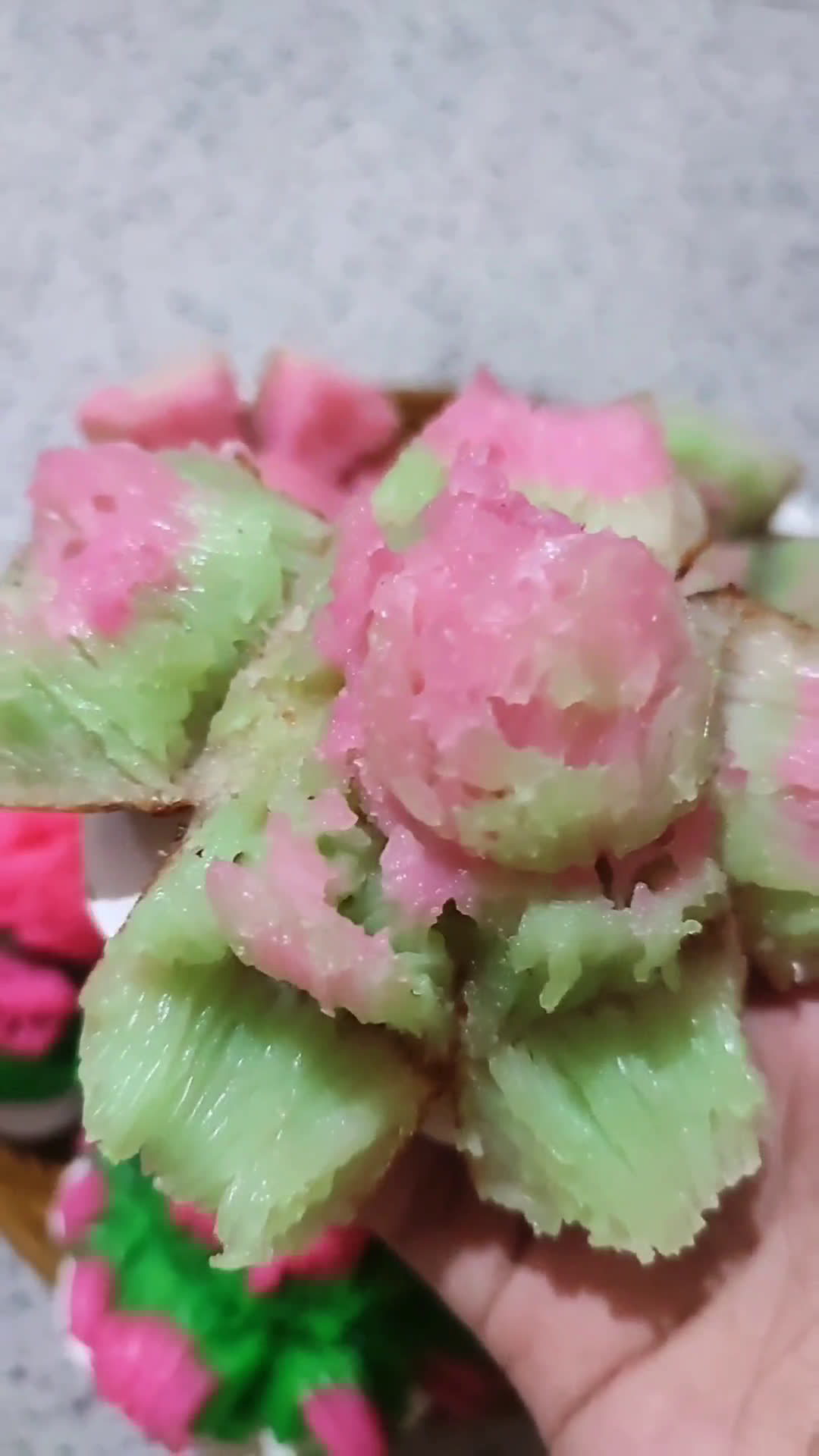 Foto langkah ke 6 dari resep Bikang mawar tanpa santan.