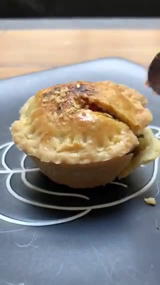 Foto langkah ke 6 dari resep Mini Beef Minced Pie / Pie Daging Mini.