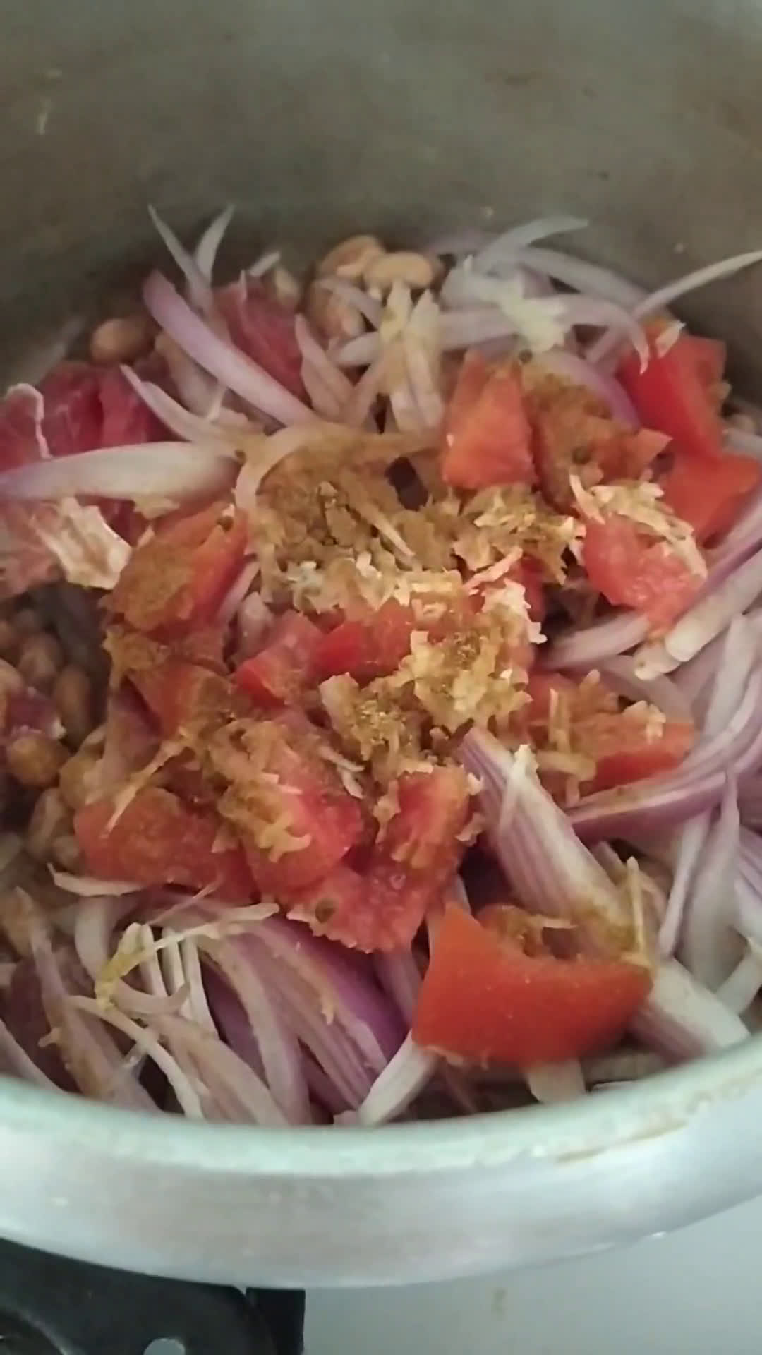 صورة لخطوة 1 من وصفة 😋 لوبية الحمرا باللحم 😍