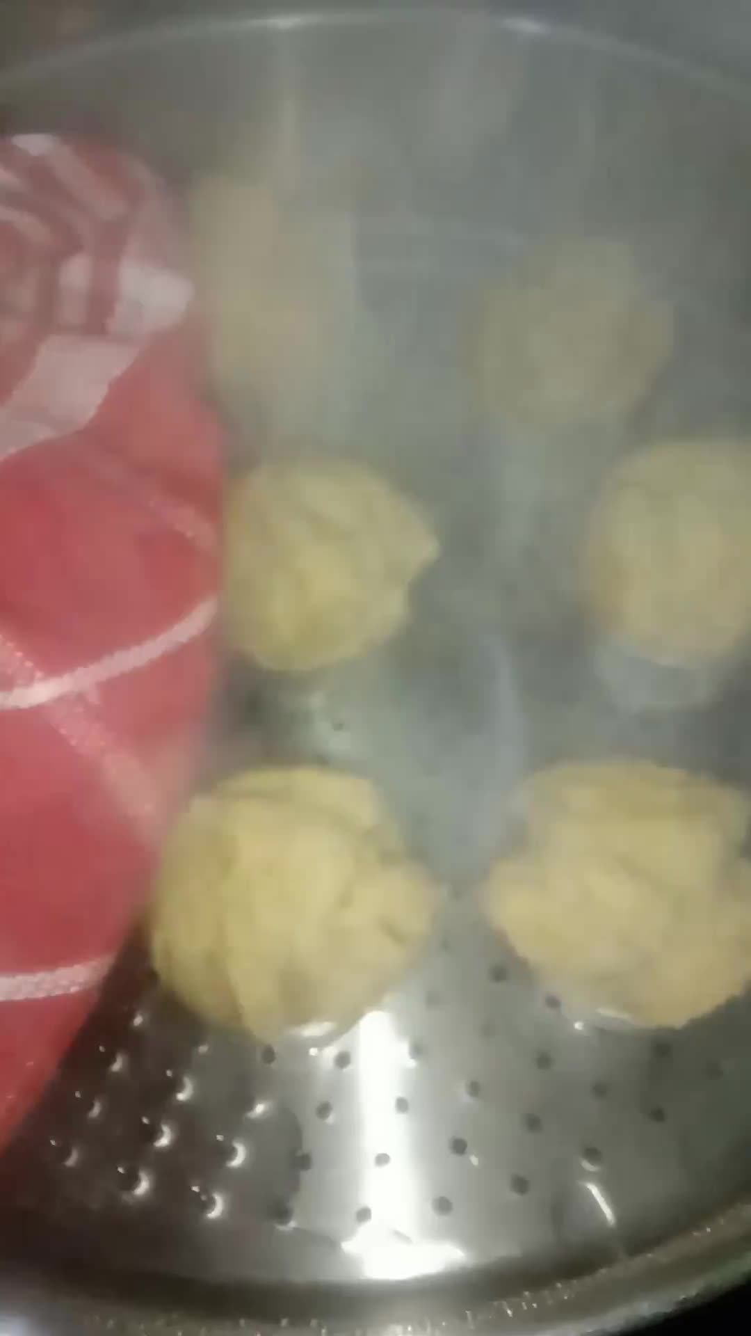 Foto langkah ke 6 dari resep Bolu pisang kukus mekar.