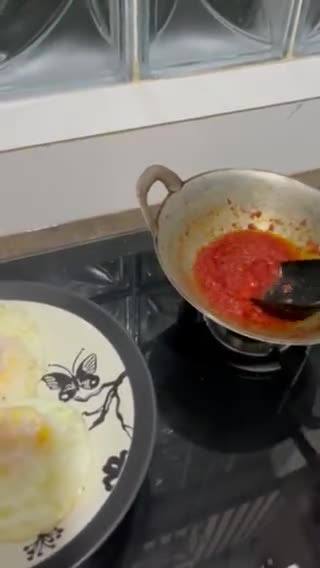 Foto langkah ke 3 dari resep Telor Ceplok Balado.