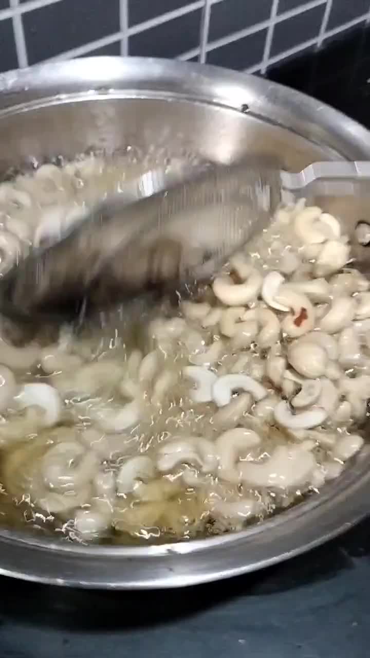 Foto langkah ke 3 dari resep Kacang Mede Gurih | Kacang Mete Gurih dan Renyah.