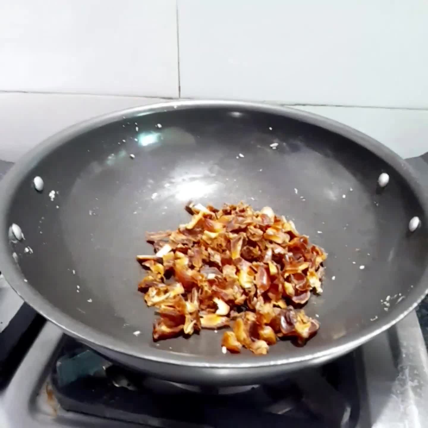 ड्राई फ्रूट्स लड्डू रेसिपी चरण 3 फोटो