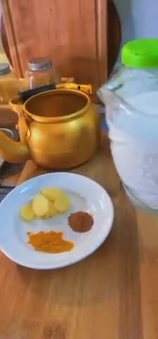 صورة لخطوة 1 من وصفة الحليب بالكركم والزنجبيل