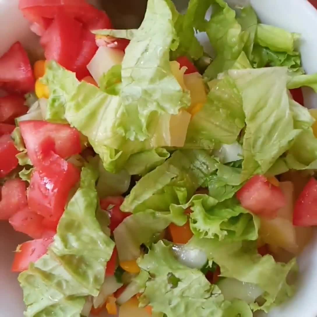 Foto langkah ke 3 dari resep Egg and Veggie Salad.