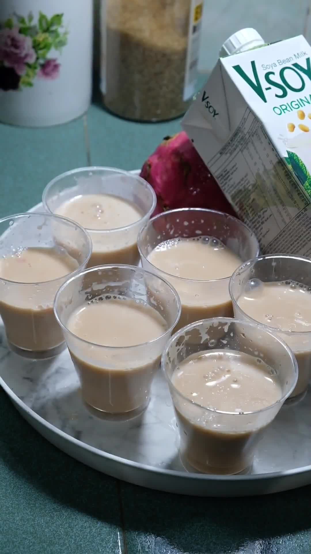 Gambar langkah 3 resipi Panna Cotta Buah Naga Konnyaku Jelly.