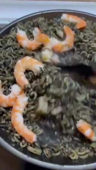 Foto del paso 5 de la receta: Fideos negros