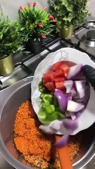 صورة لخطوة 1 من وصفة حساء العدس الاحمر