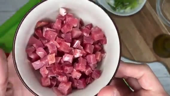 Foto del paso 3 de la receta: Habas con jamón y ajetes en Lékué al microondas