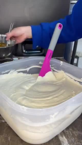 Foto langkah ke 3 dari resep Cake Tape Pandan Keju.
