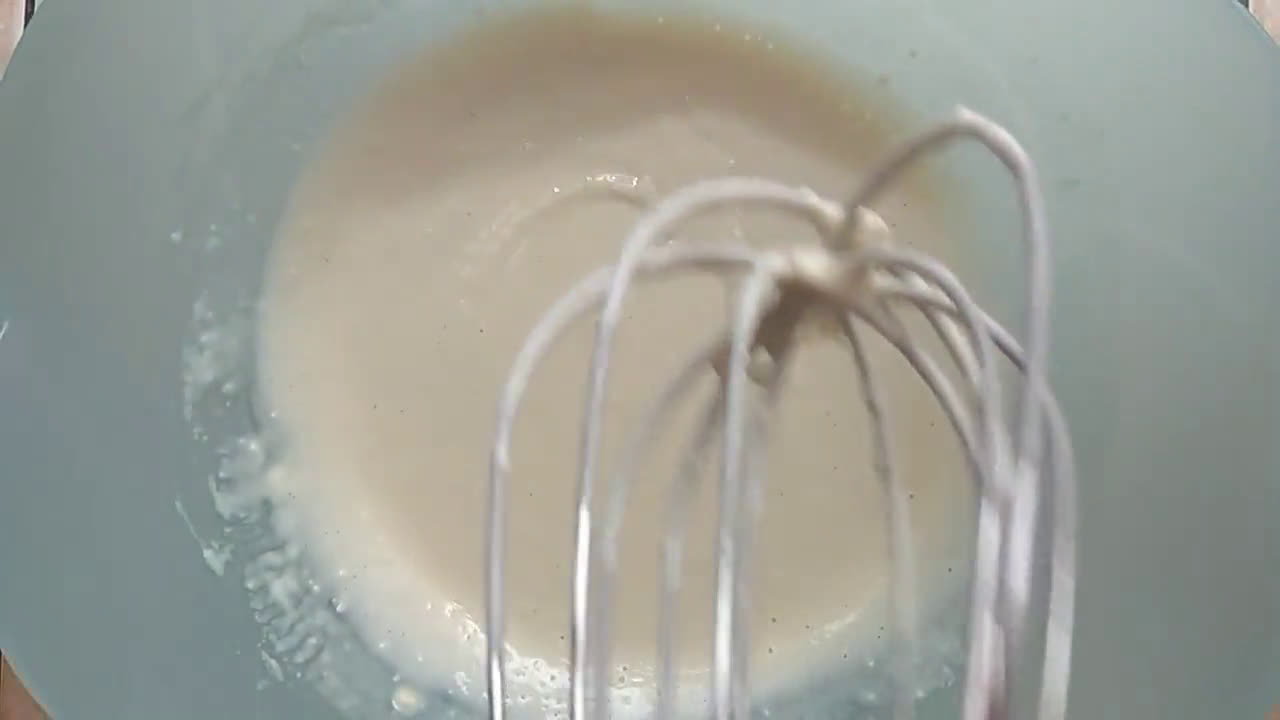 Foto langkah ke 3 dari resep Martabak Mini Moka.