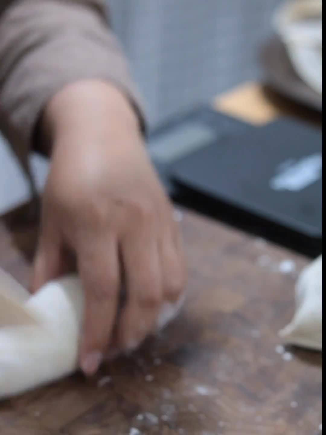 Foto langkah ke 4 dari resep Kulit Gyoza (Tanpa Mesin).