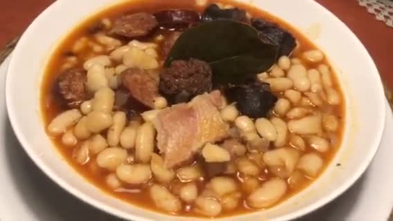 Foto del paso 10 de la receta: Potaje de alubias de bote, al estilo asturiano (con chorizo, morcilla y panceta)