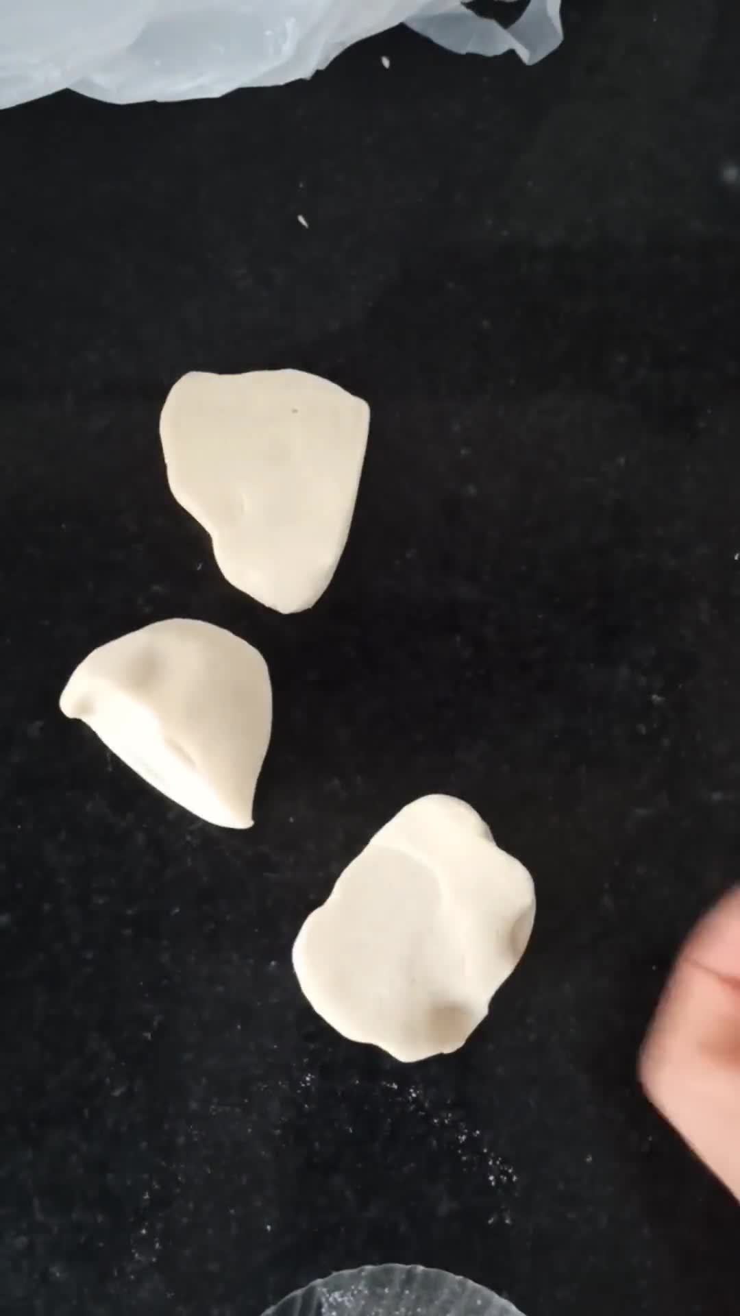 Foto del paso 3 de la receta: La mejor masa de empanadas