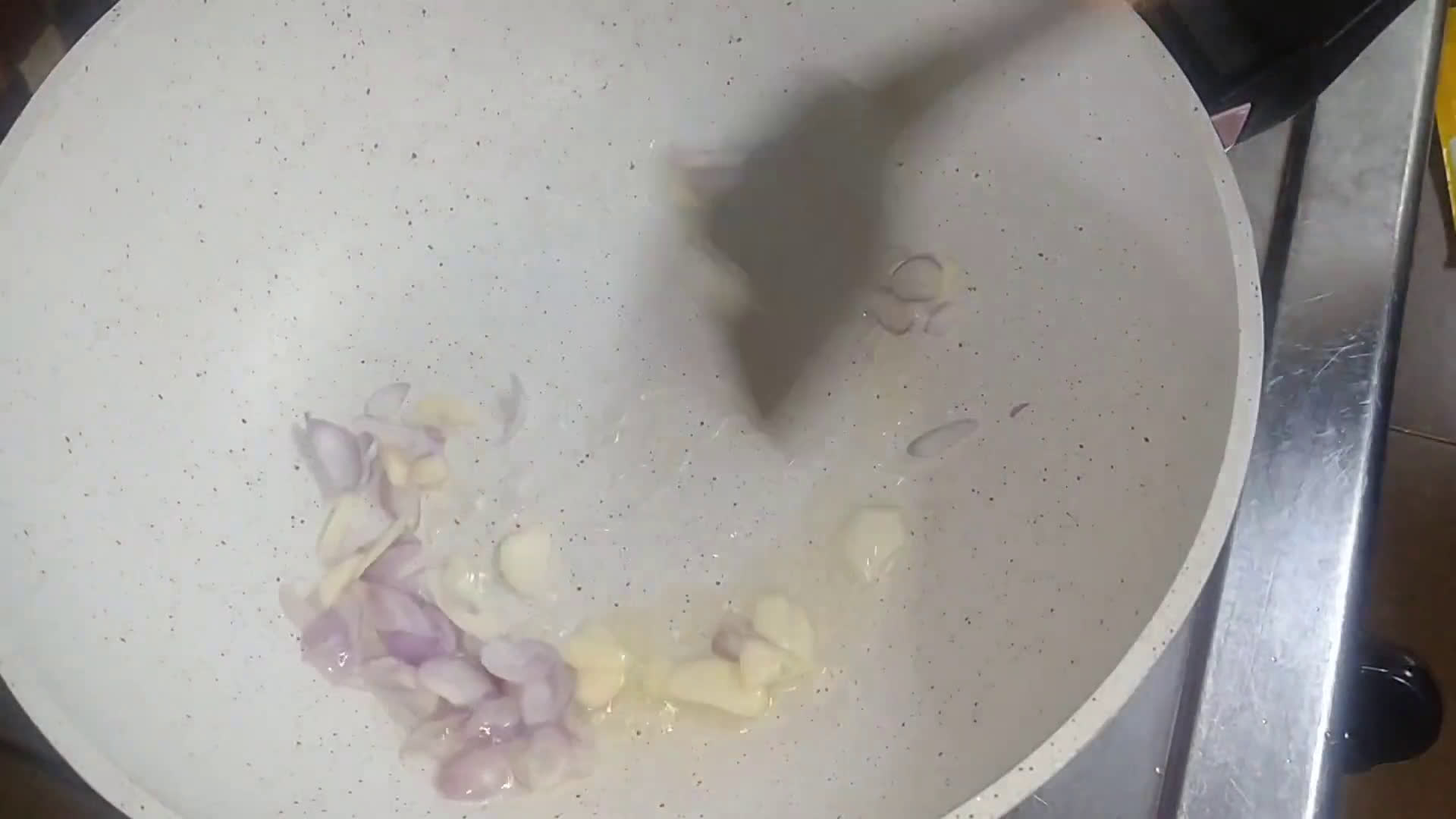Foto langkah ke 1 dari resep 176. 🍳Nasi Goreng Telur 🍳.