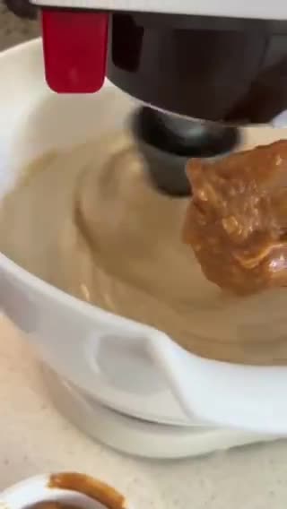 Foto del paso 5 de la receta: Bundt cake de dulce de leche
