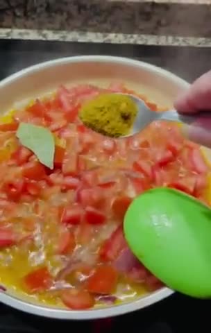 Foto del paso 3 de la receta: Fessolets con tomate y queso feta en cecofry con huevo frito 🍅 🧀 🍳
