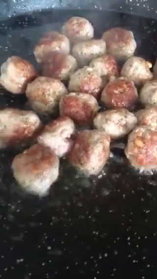 Foto del paso 12 de la receta: Paella valenciana de carne, albóndigas y verdura variada