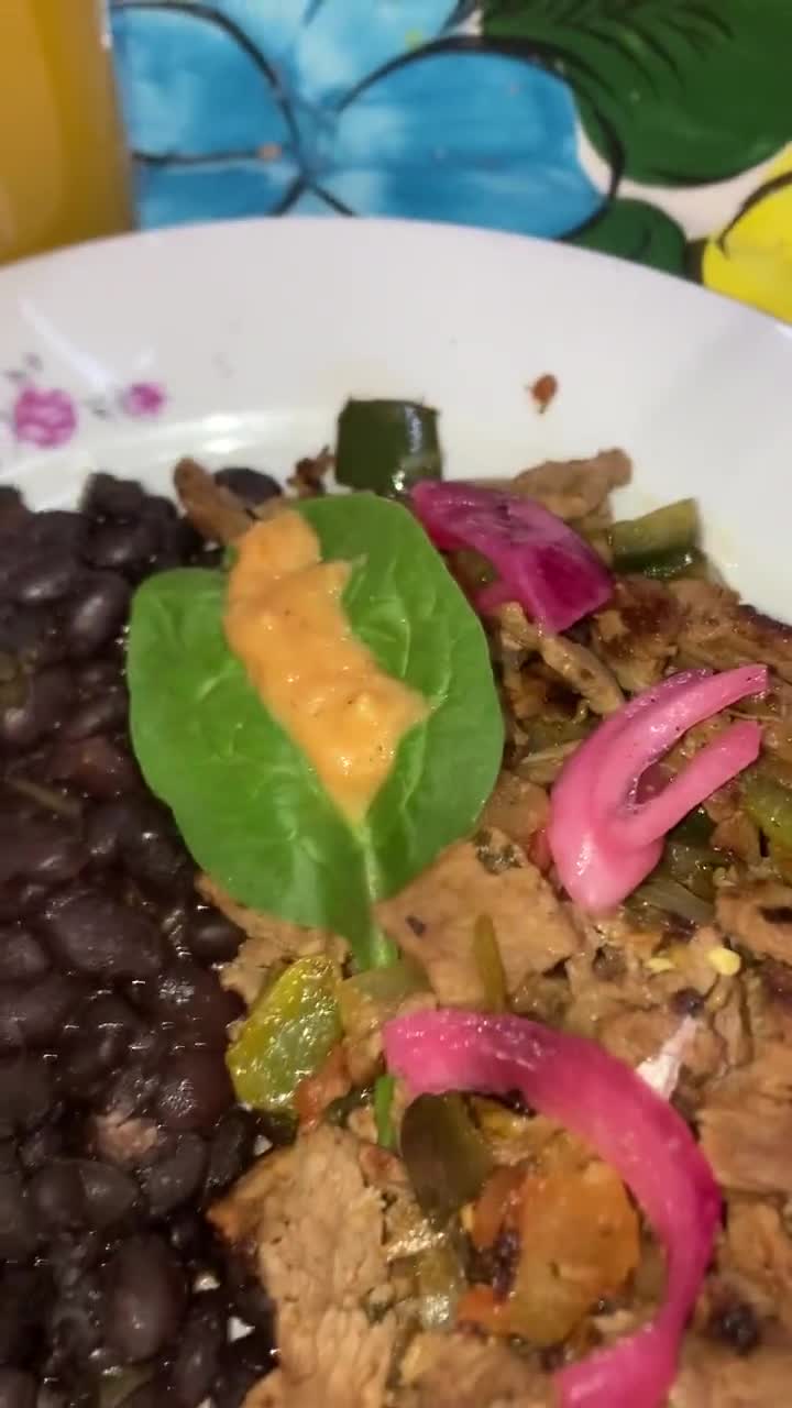 Foto del paso 5 de la receta: *Frijoles Negros con Epazote: Un Clásico Mexicano*