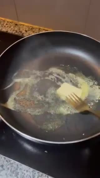 Hình bước làm 6 của món Đổi Gió Với Steak Burger và Khoai Tây Nướng Thảo Mộc