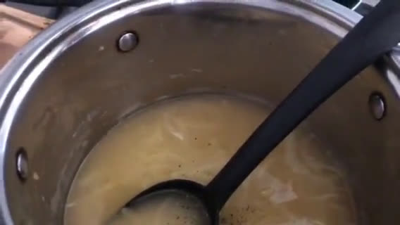 Foto del paso 4 de la receta: Sopa de cebolla