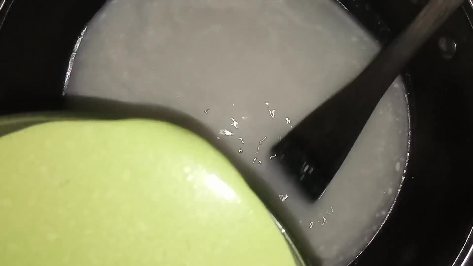 Foto langkah ke 3 dari resep Bubur Sumsum Pandan.