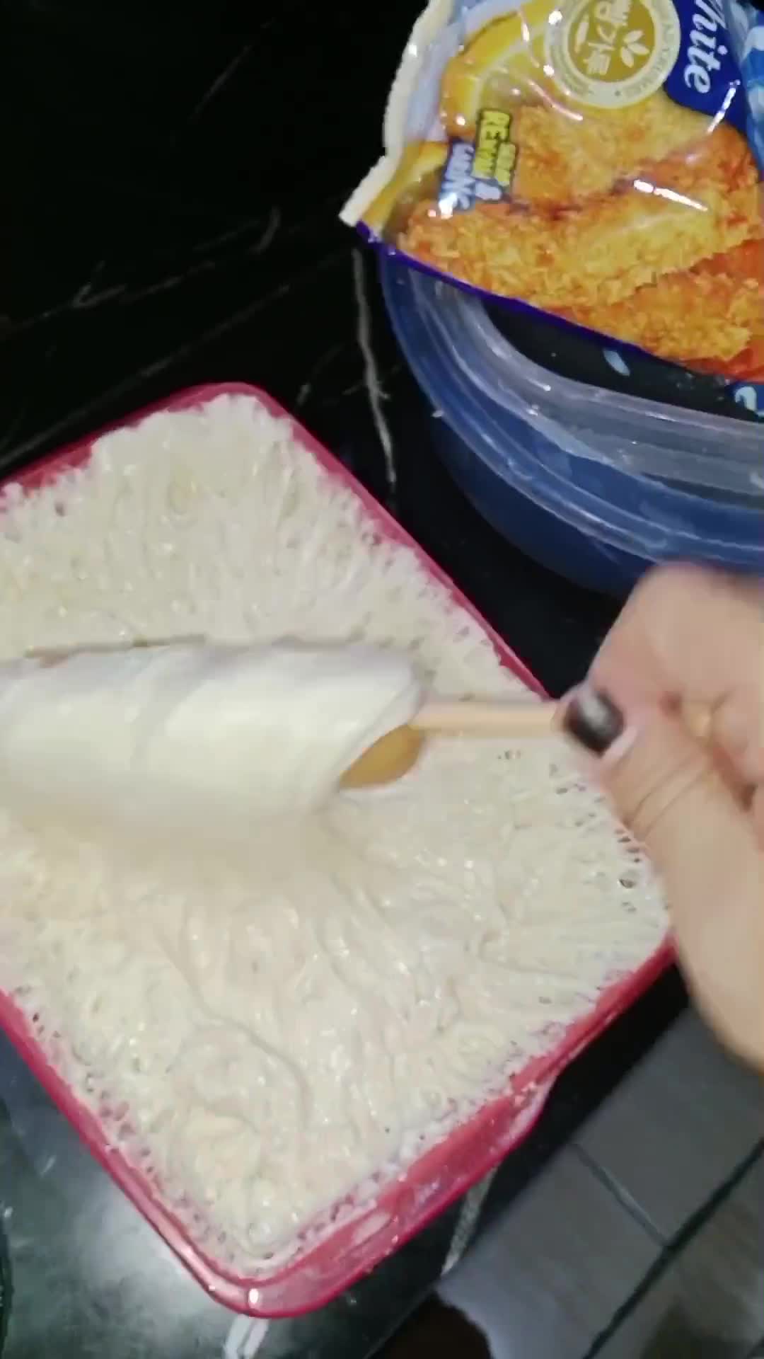 Foto langkah ke 3 dari resep Corn Dog Sosis.