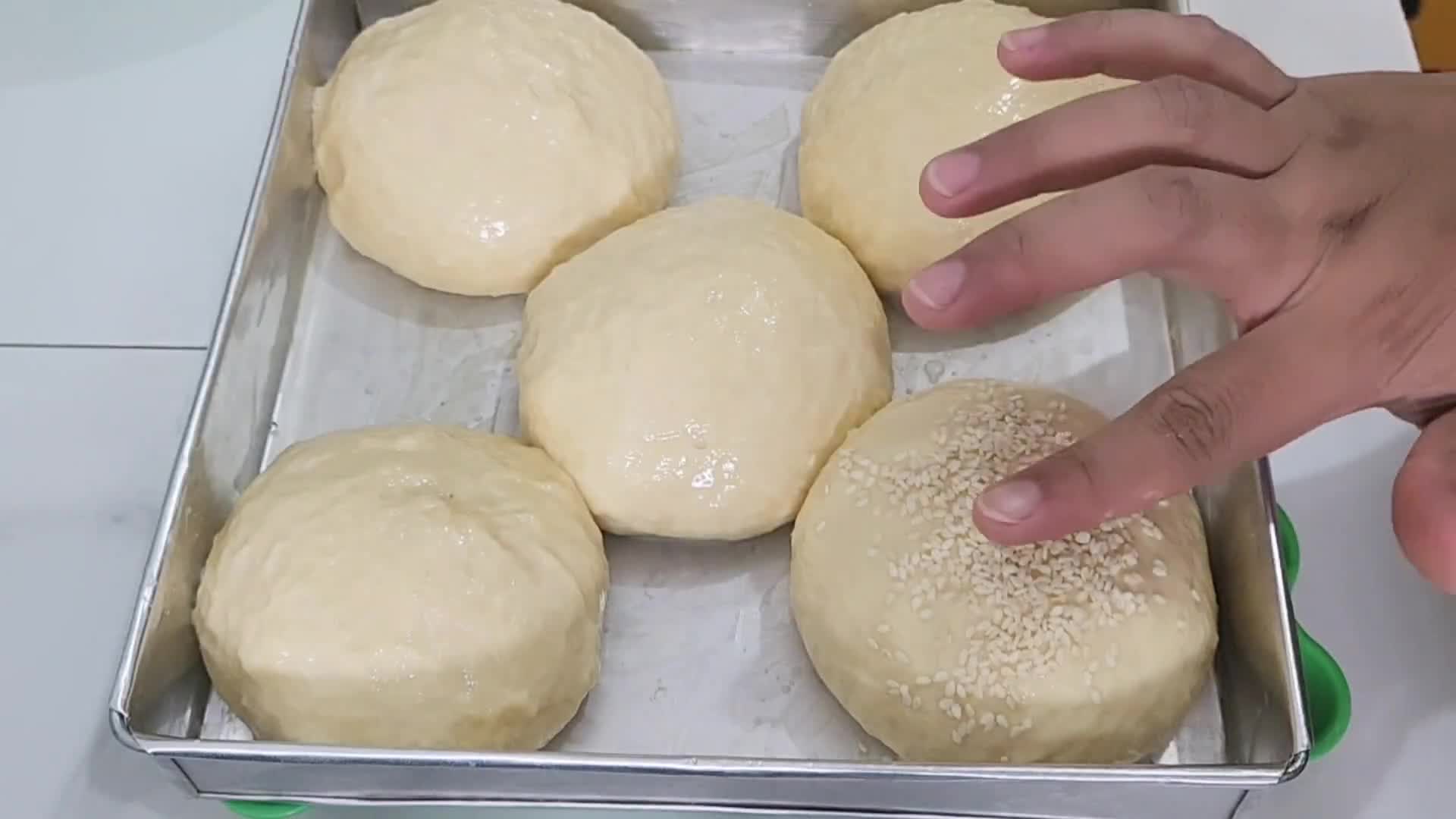 Foto langkah ke 5 dari resep Burger Buns.