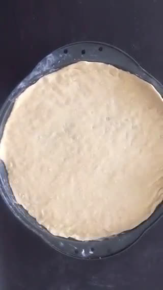 Foto del paso 1 de la receta: PIZZA SIN HORNO🍕 FÁCIL Y RÁPIDO!! 💫