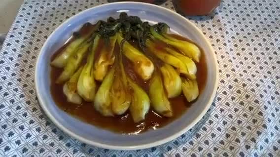 Foto del paso 4 de la receta: Pak choi salteadas con salsa de ostras