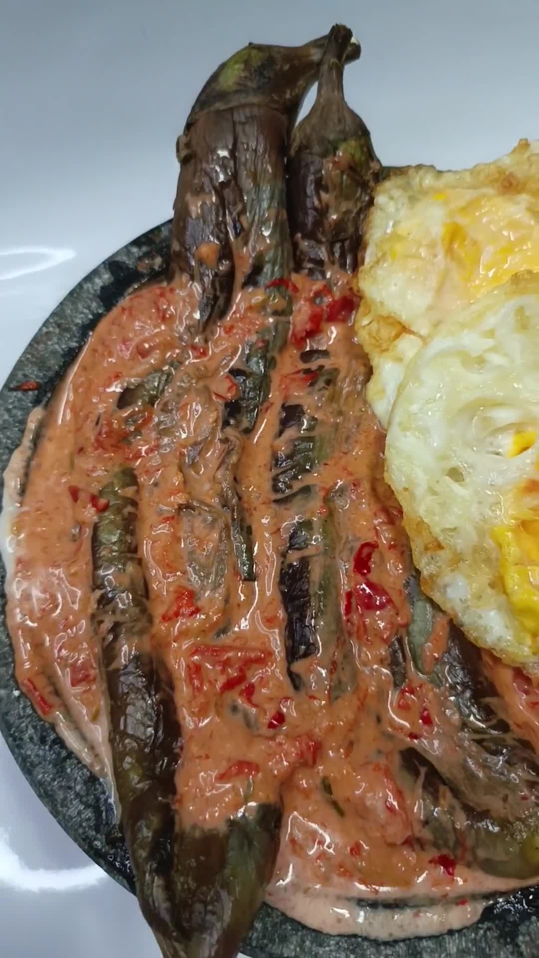 Foto langkah ke 6 dari resep Terong Pecak.