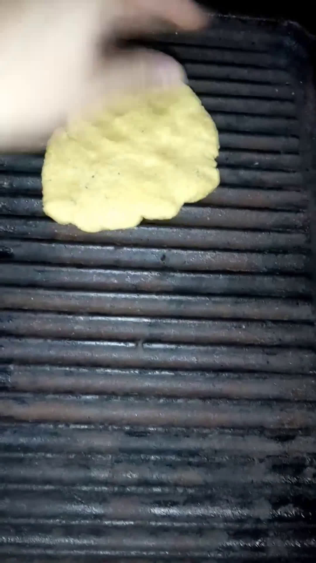 Foto del paso 5 de la receta: Torta a la sartén con polenta