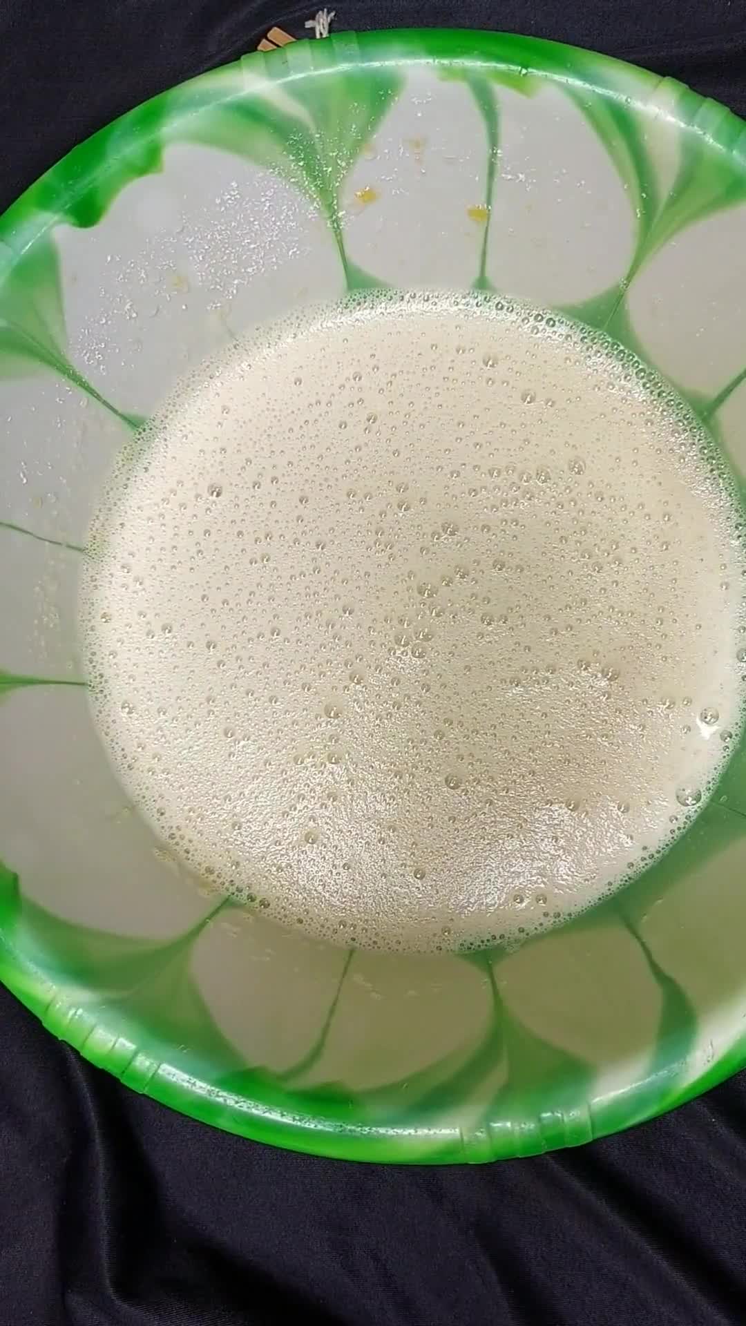 Foto langkah ke 1 dari resep Kek Coklat Ketagih 예르다 🍫.